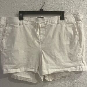 Torrid Classic White Women's Shorts size 3X -22